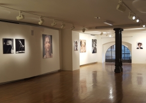 Smart Eventi organized a personal exhibition for the photographer Emilio Tini.