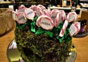 Smart Eventi organized the event for the anniversary of Aveda's store opening in Brera district.