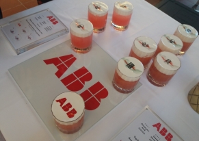 Cocktail challenge-themed team building for ABB. A fun activity that generated a great sense of cohesion among the company's employees.